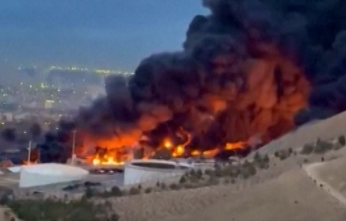 Iran Threatens to Close Strait of Hormuz Amid Rising US Tensions - IranDailyNews NEWS