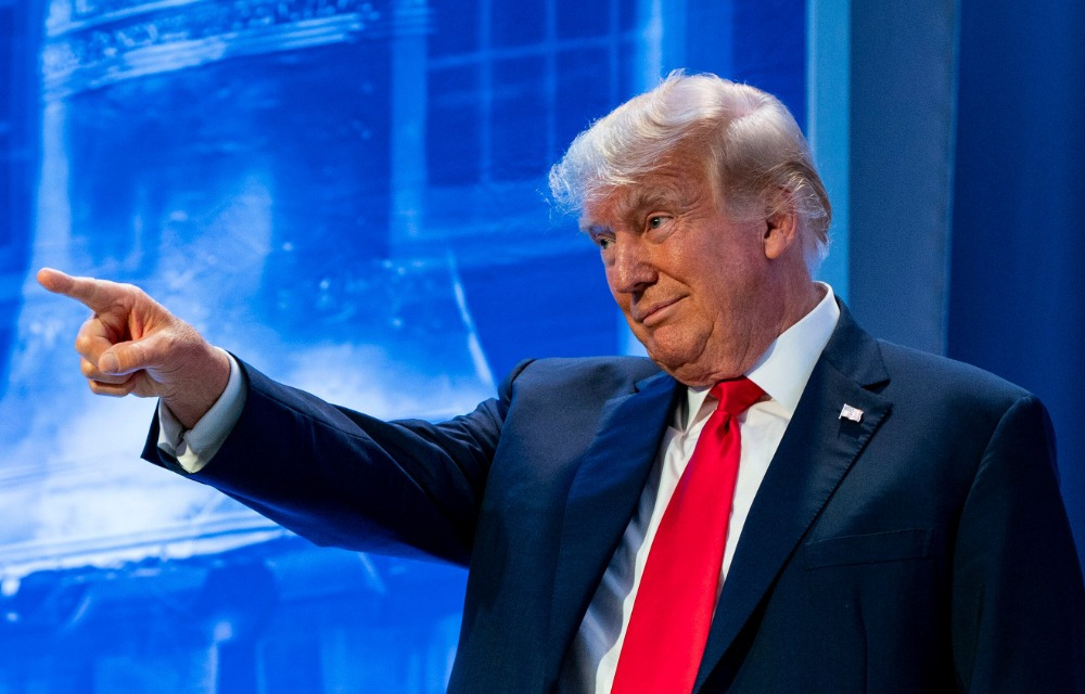 Trump Claims Iran War 'Swimmingly,' Amid Regime's Brutal Crackdown - IranDailyNews NEWS